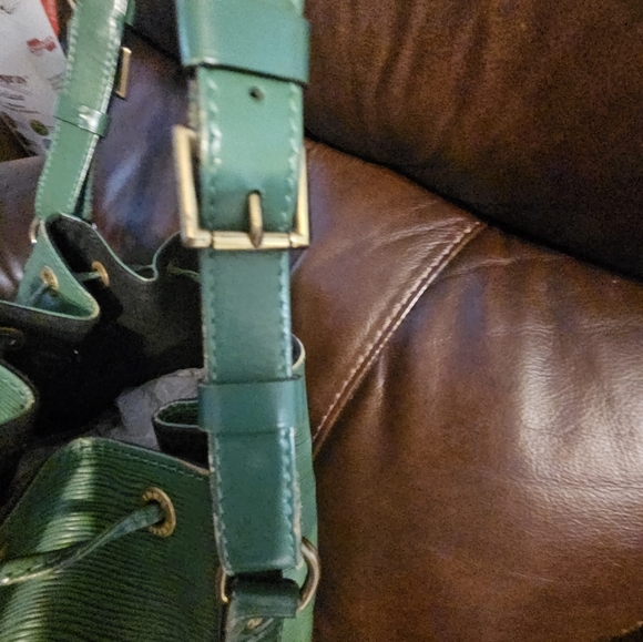 Louis Vuitton bucket bag and lv coin purse - Picture 2 of 6